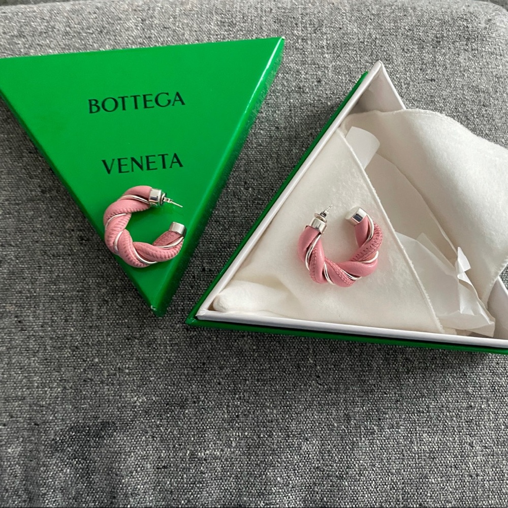 Bottega Veneta Twist Blossom in pink - Picture 4 of 6